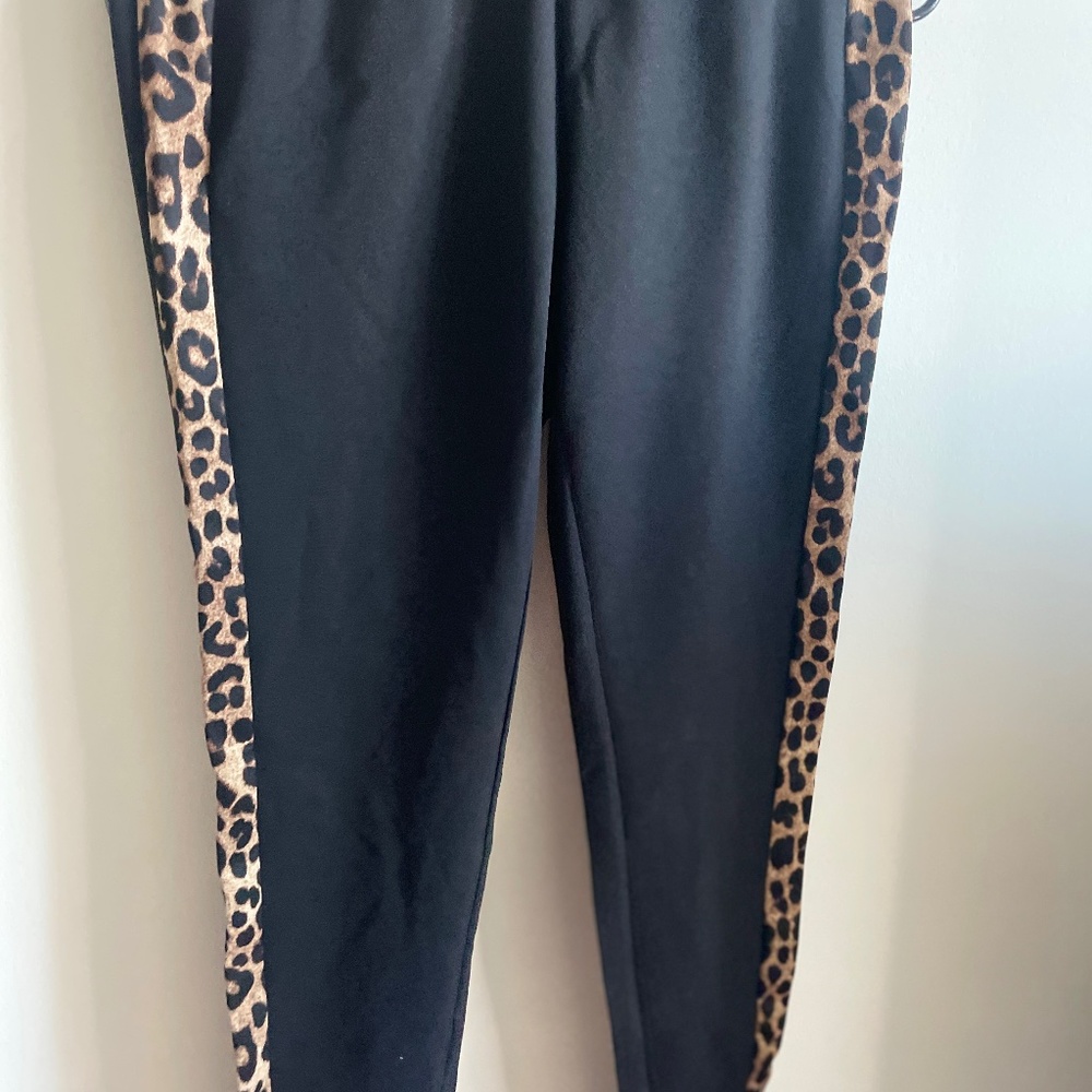 Michael Kors Black leggings w Leopard